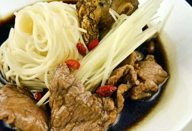 長壽麵線怎麼煮？10年廚房經驗教你完美不糊秘訣