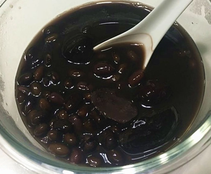 蓮子紅棗水 蓮子紅棗水
