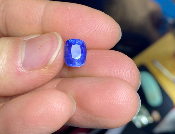 頂級藍寶石特徵 頂級藍寶石特徵