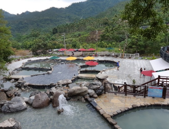 中崙溫泉旅遊