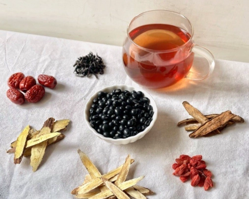 黑豆紅棗枸杞茶做法