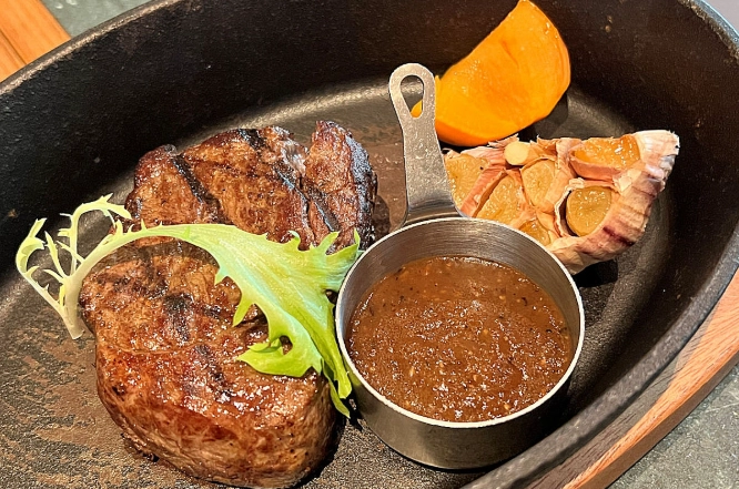 牛排吃到飽餐廳